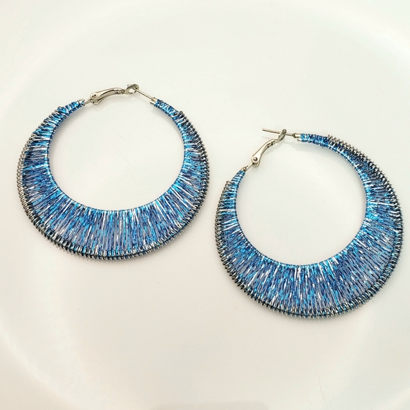 4 Silver Tone Earrings For Price of One- Hoops and Dangles - Picture 5 of 7